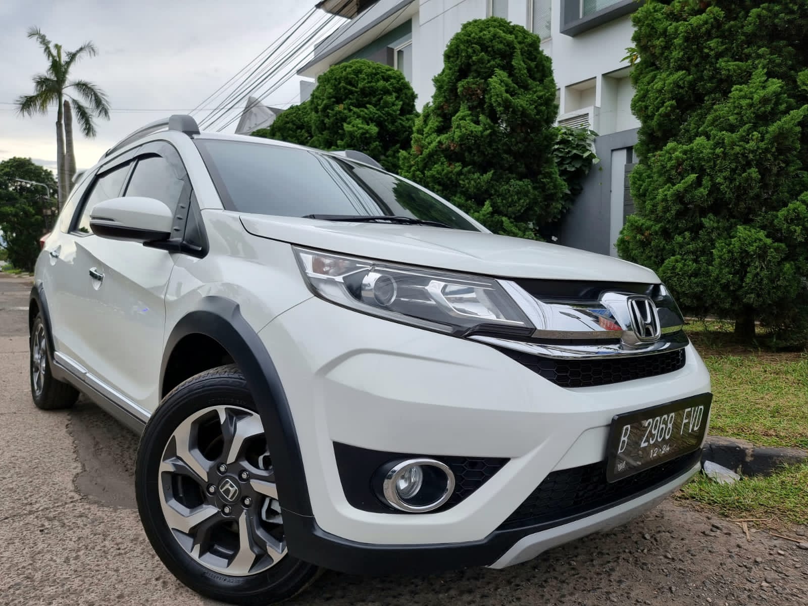 Honda BR-V E CVT AT 2017