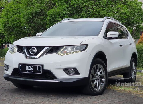 Nissan X-Trail 2.5 AT