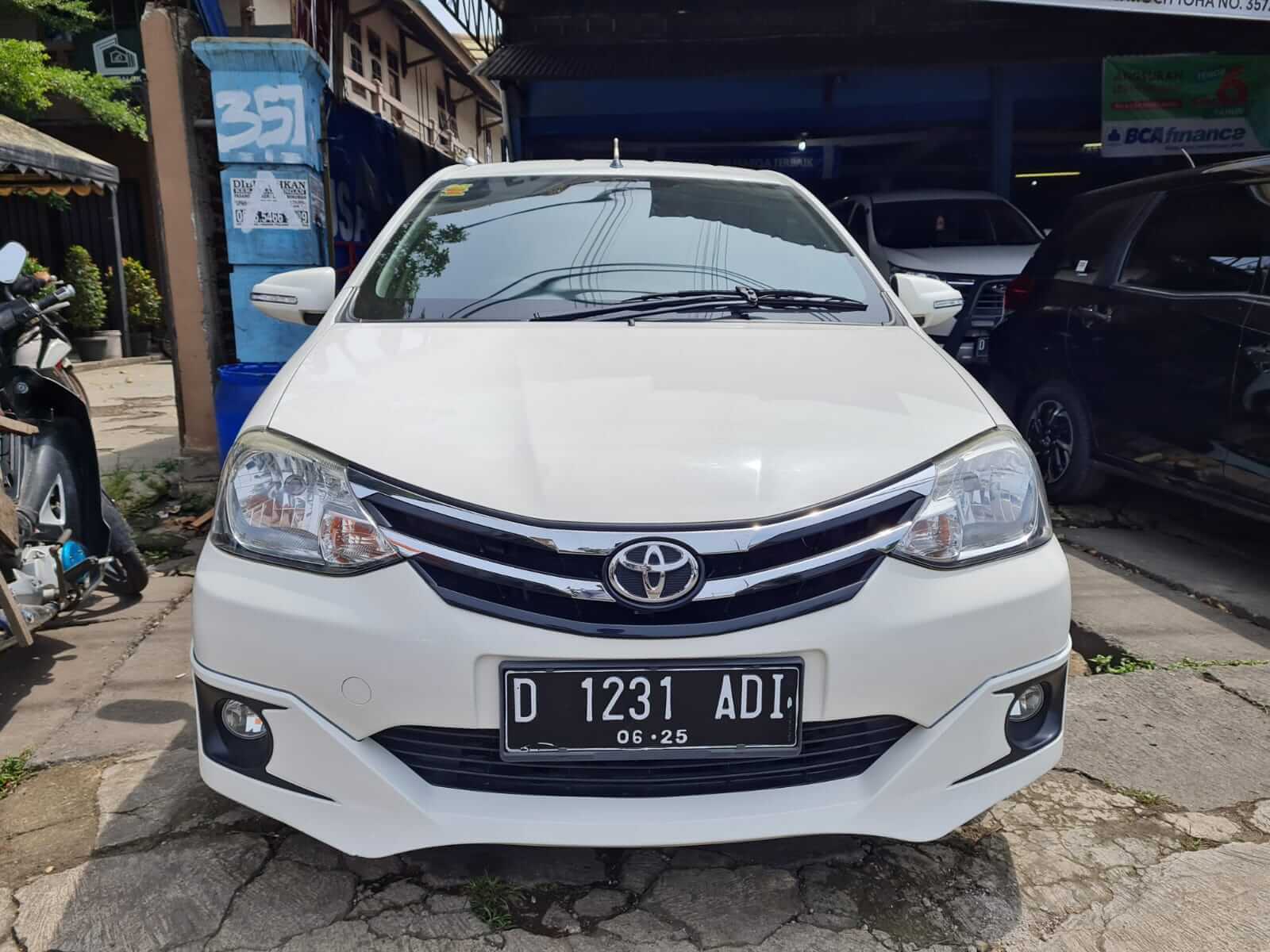 Etios Valco 2015